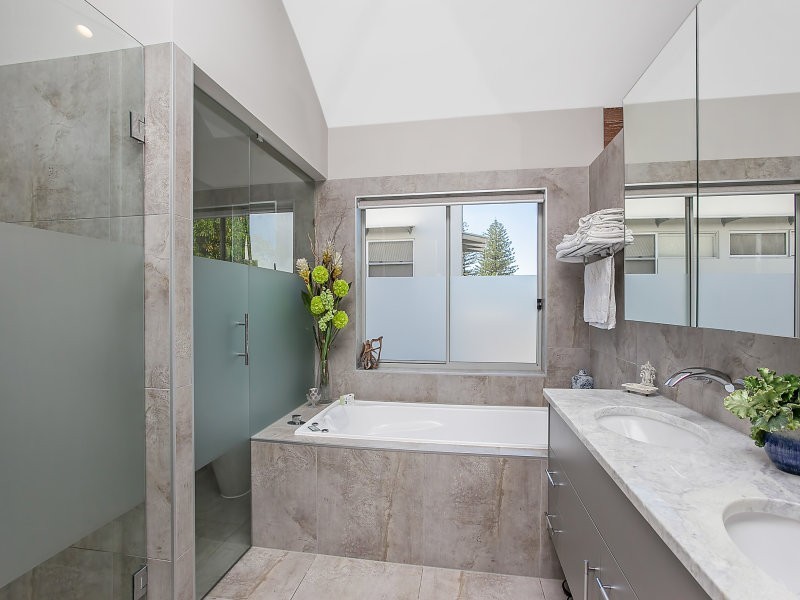 1/34 Nagel Ave, Miami QLD 4220