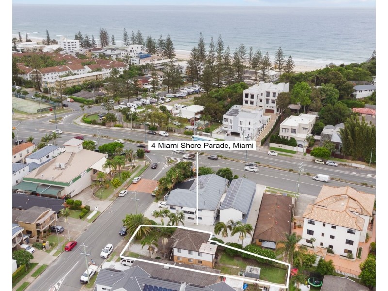 4 Miami Shore Parade, Miami QLD 4220