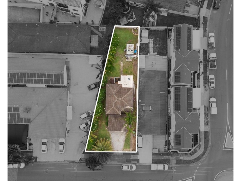 4 Miami Shore Parade, Miami QLD 4220