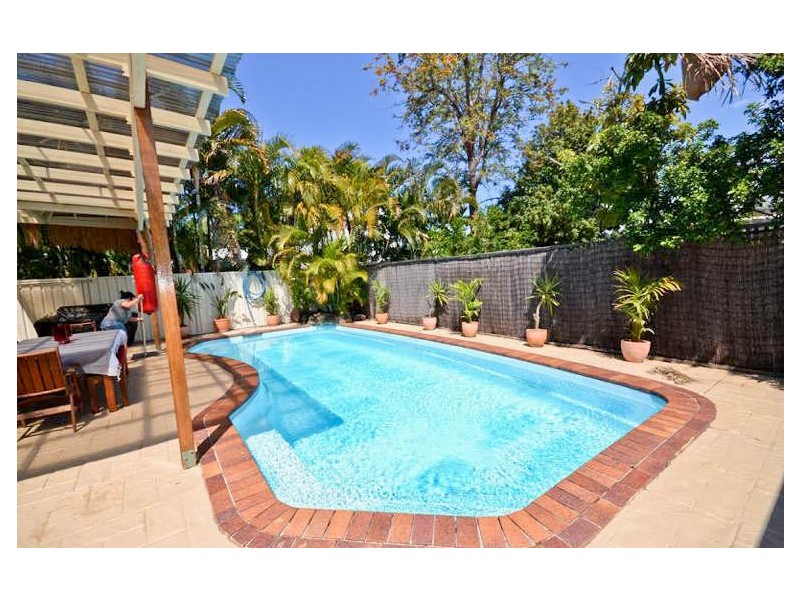 5 Richmond Avenue, Surfers Paradise QLD 4217