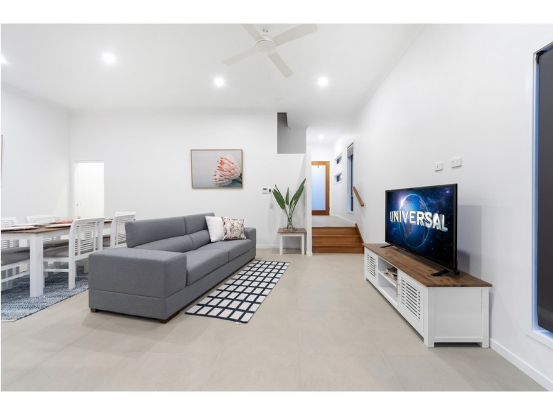 2 Pilgrim Place, Southport QLD 4215