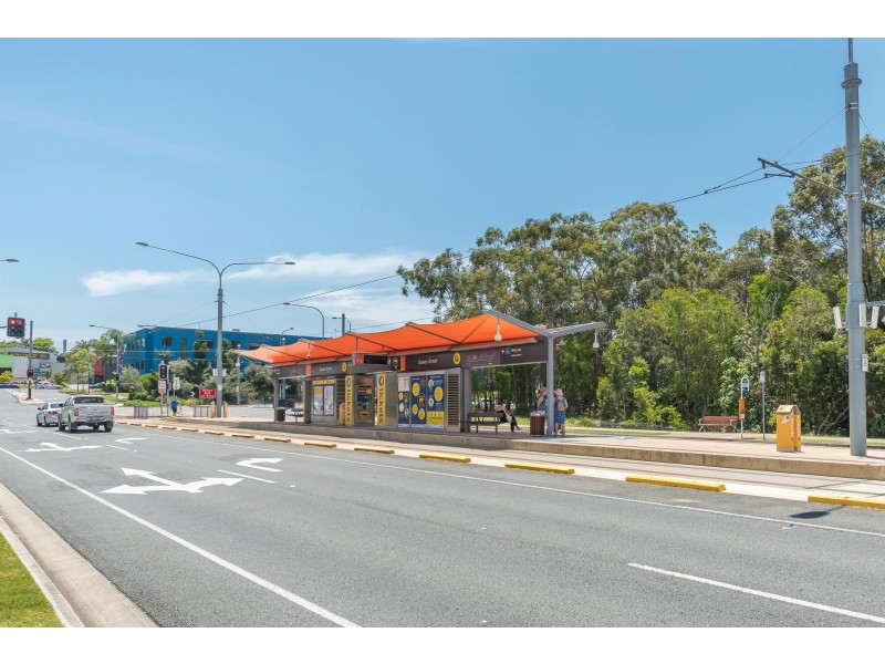 2 Pilgrim Place, Southport QLD 4215