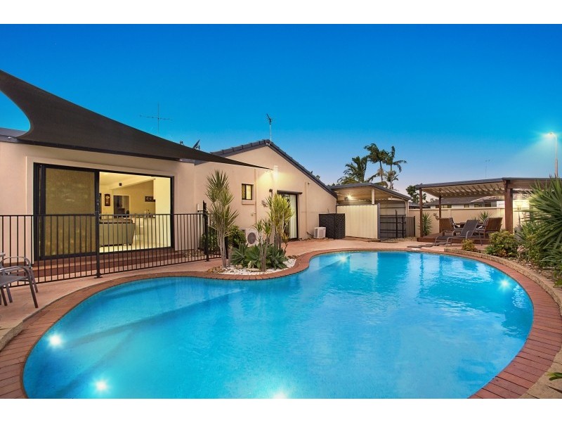 20 Bowline Road, Mermaid Waters QLD 4218