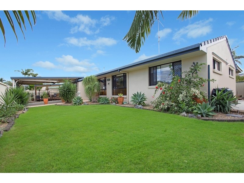 20 Bowline Road, Mermaid Waters QLD 4218