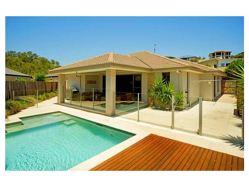 18 Elkins Street, Pacific Pines QLD 4211