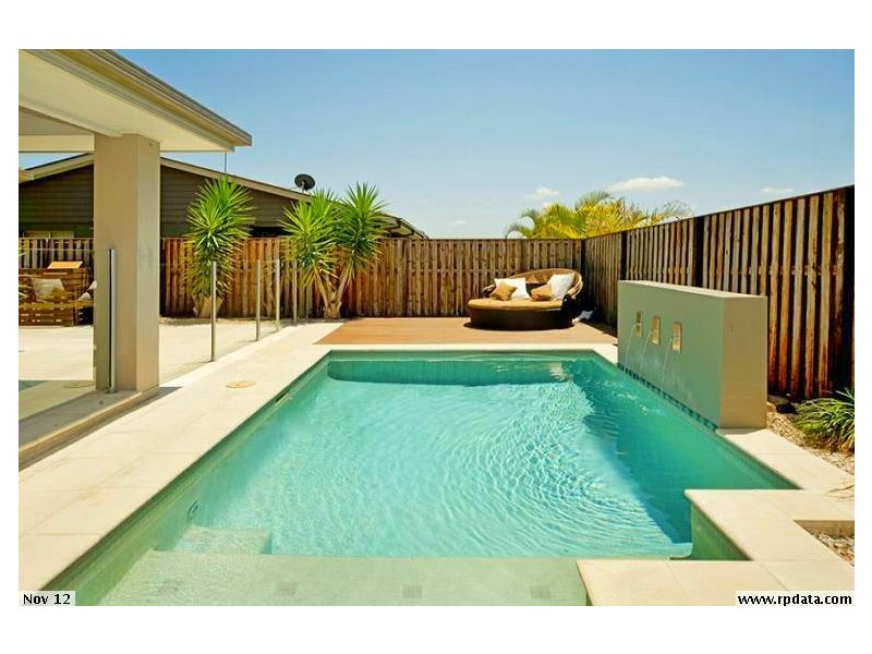 18 Elkins Street, Pacific Pines QLD 4211