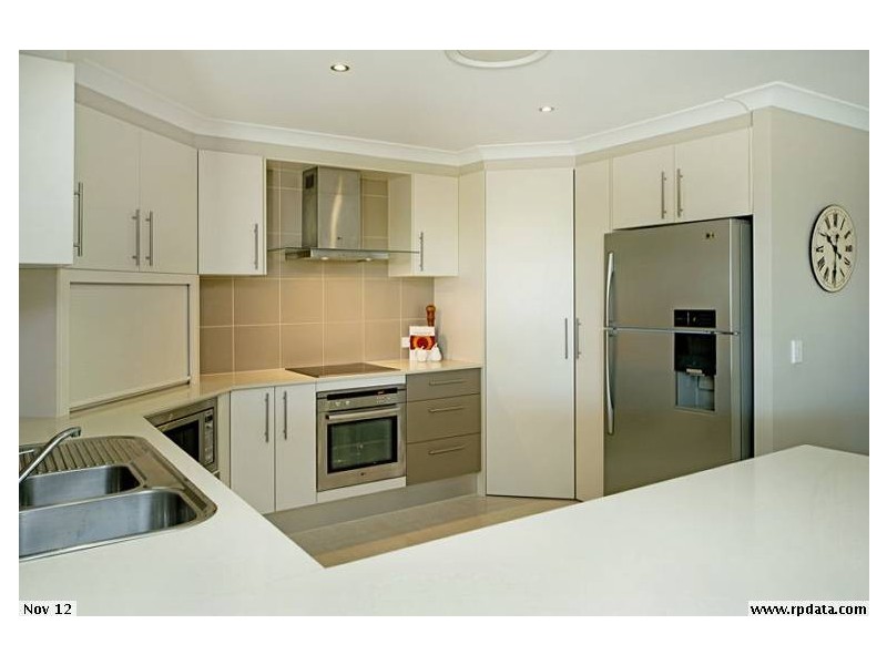 18 Elkins Street, Pacific Pines QLD 4211