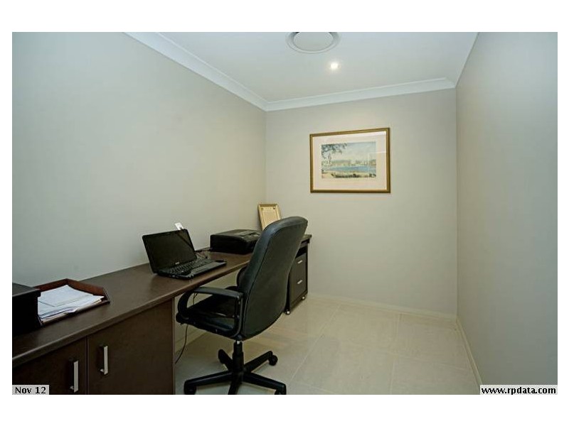 18 Elkins Street, Pacific Pines QLD 4211