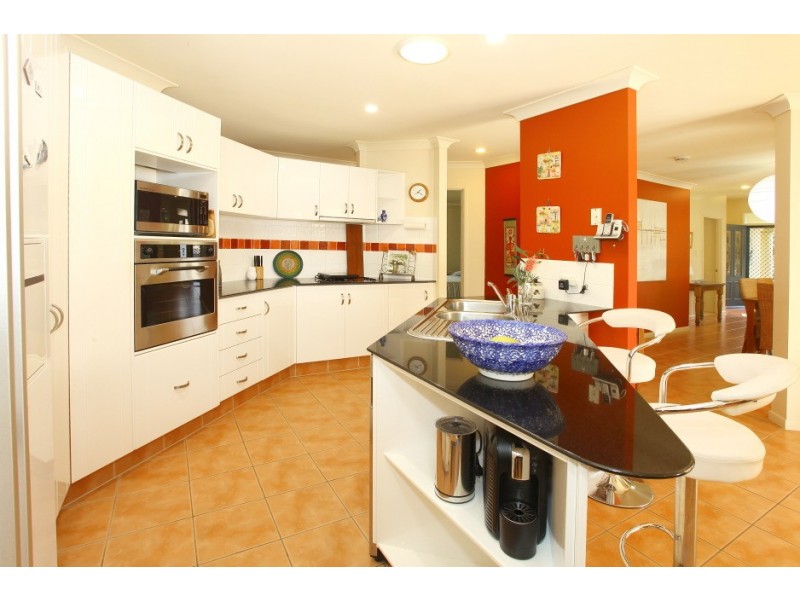 30 Ellis Drive, Mudgeeraba QLD 4213