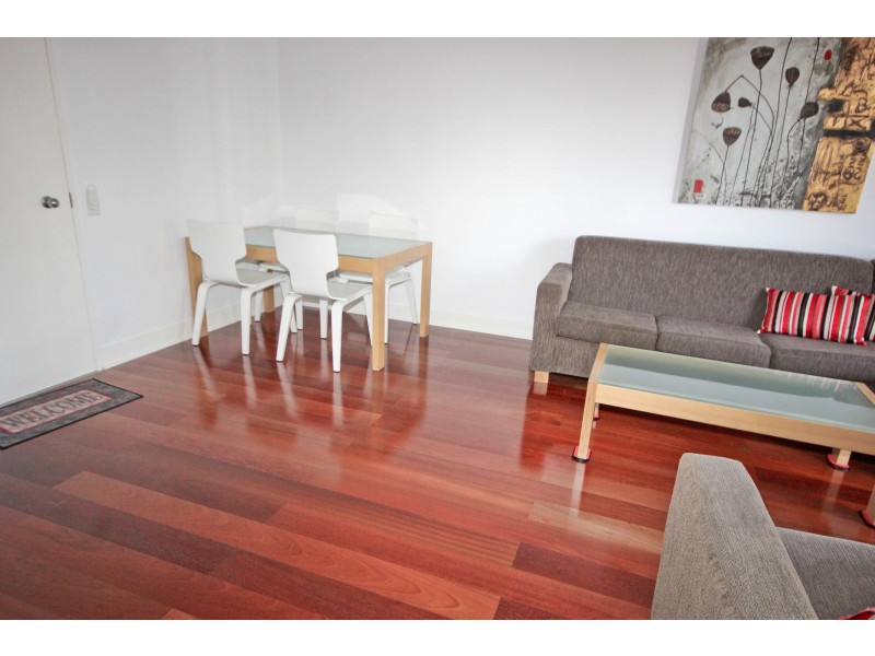 104/30 Surf Parade, Broadbeach QLD 4218