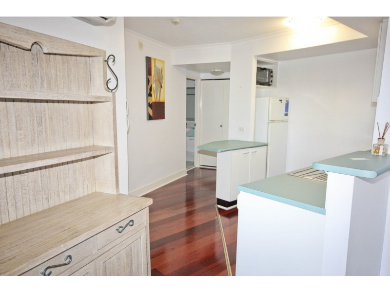 104/30 Surf Parade, Broadbeach QLD 4218