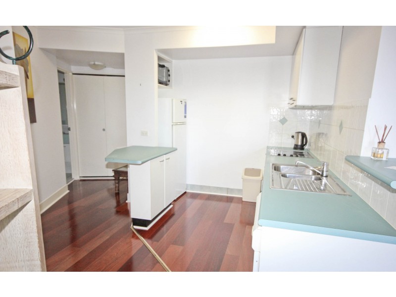 104/30 Surf Parade, Broadbeach QLD 4218