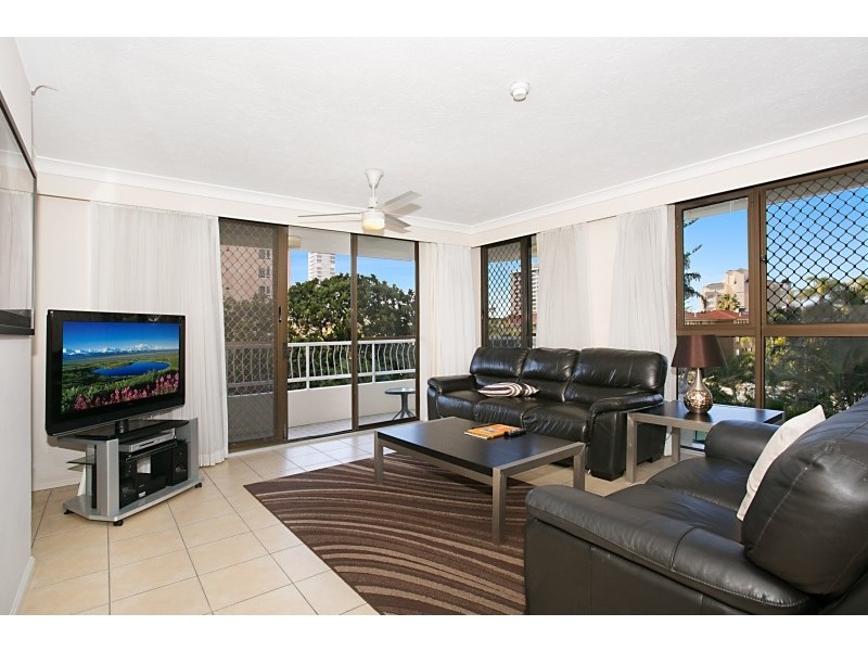 8 ‘Capricornia’ 121 Surf Parade, Broadbeach QLD 4218
