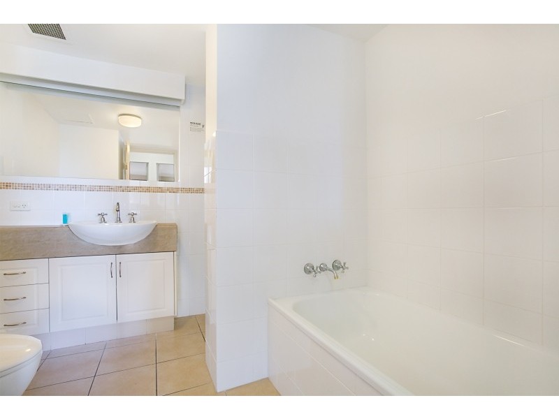 8 ‘Capricornia’ 121 Surf Parade, Broadbeach QLD 4218