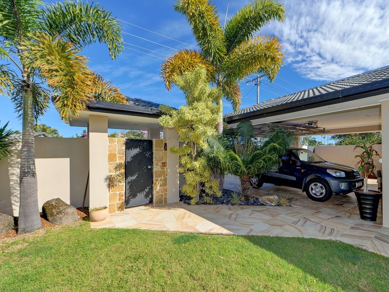 33 Allawah Street, Sorrento QLD 4217
