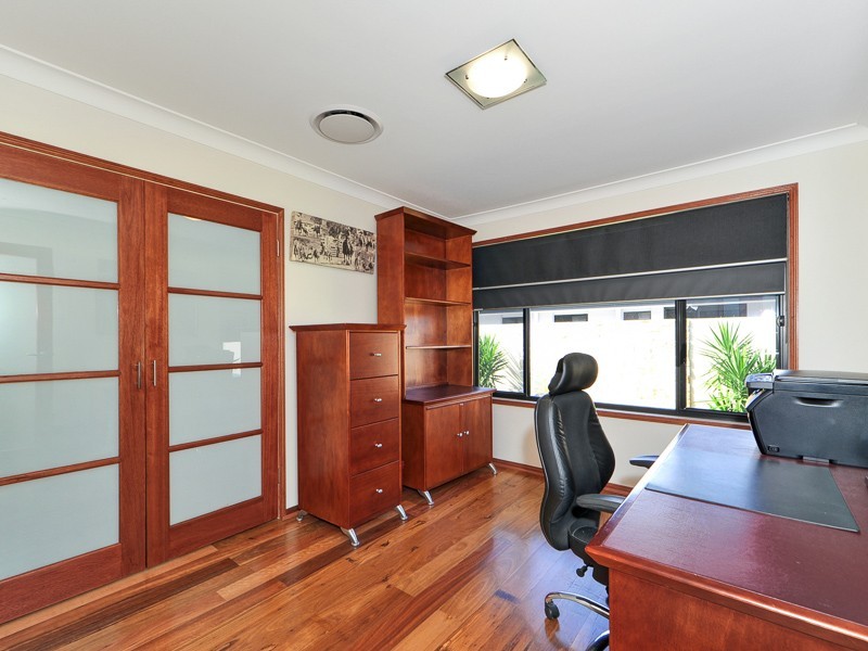 33 Allawah Street, Sorrento QLD 4217