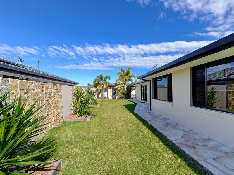 33 Allawah Street, Sorrento QLD 4217