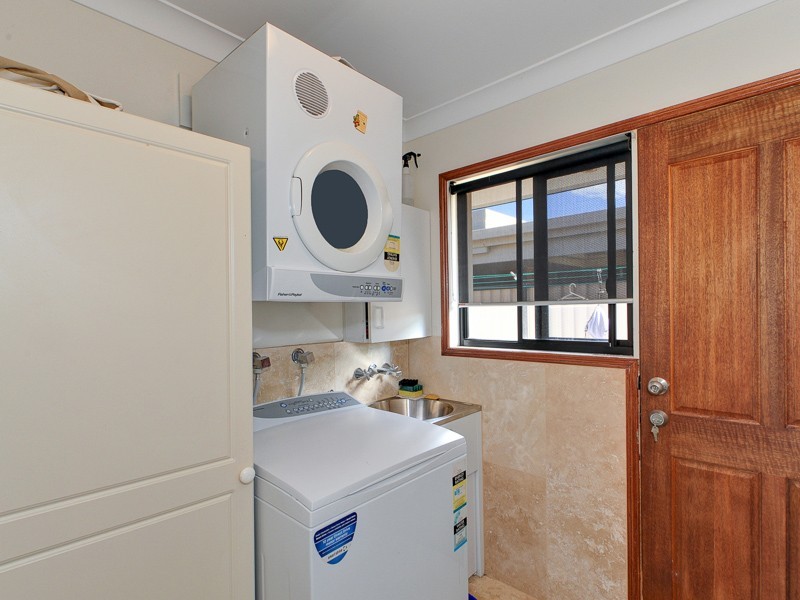 33 Allawah Street, Sorrento QLD 4217