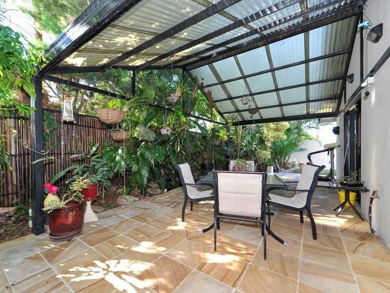 33 Allawah Street, Sorrento QLD 4217