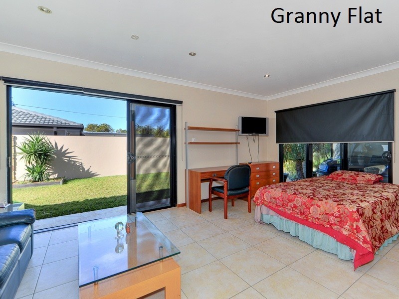 33 Allawah Street, Sorrento QLD 4217
