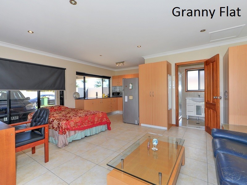33 Allawah Street, Sorrento QLD 4217
