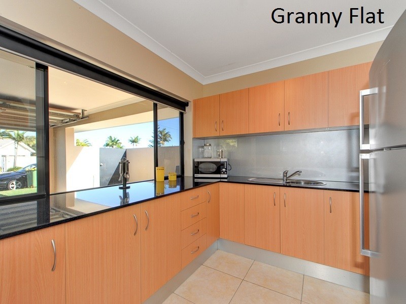 33 Allawah Street, Sorrento QLD 4217