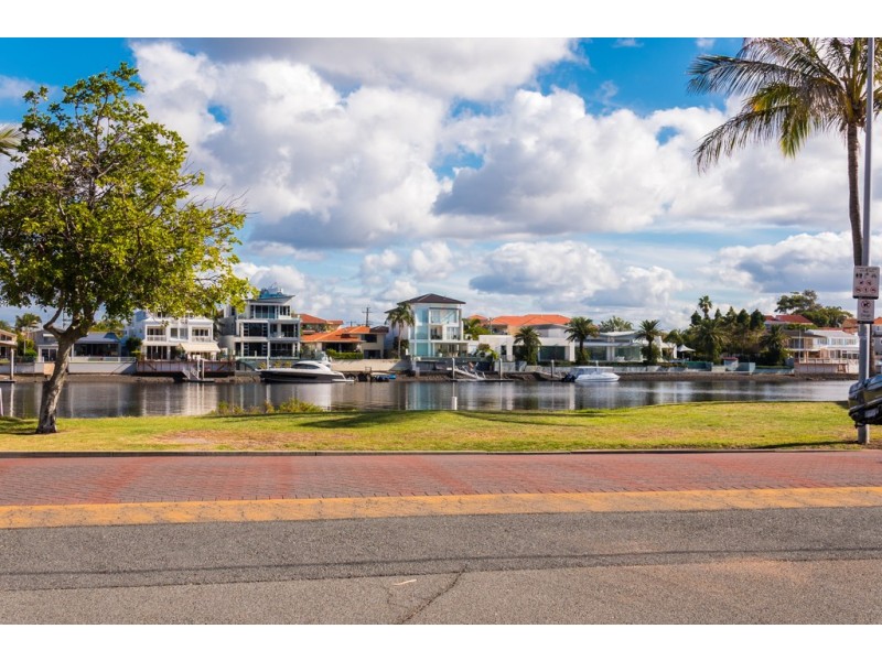 1/49 Palm Avenue, Surfers Paradise QLD 4217