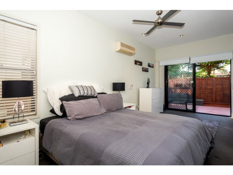 1/49 Palm Avenue, Surfers Paradise QLD 4217
