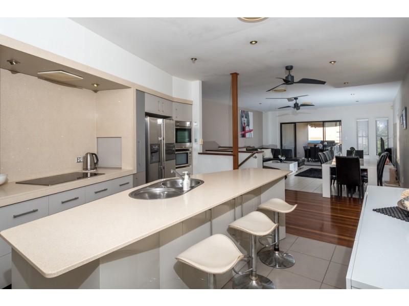 1/49 Palm Avenue, Surfers Paradise QLD 4217