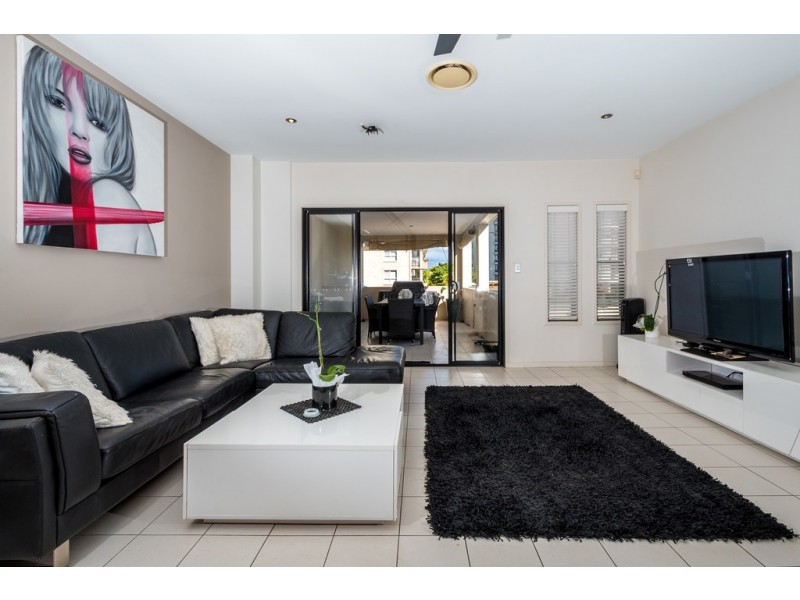 1/49 Palm Avenue, Surfers Paradise QLD 4217