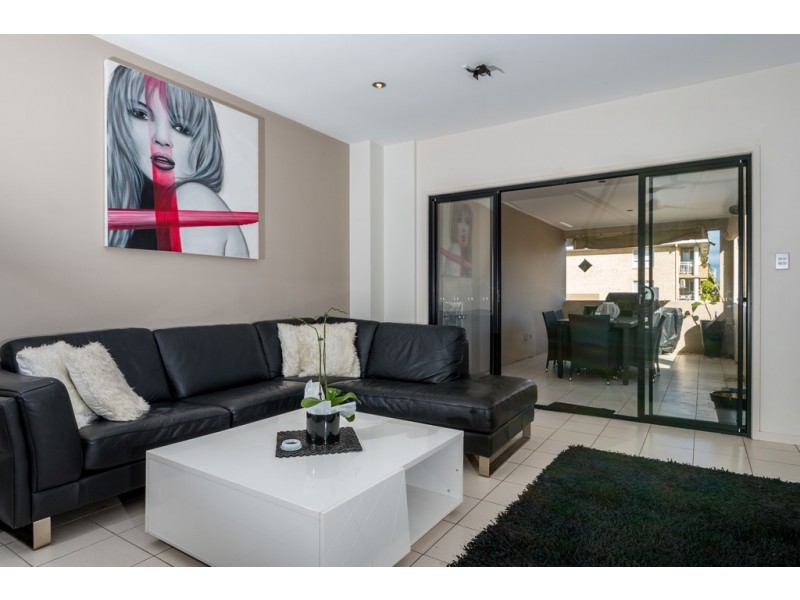 1/49 Palm Avenue, Surfers Paradise QLD 4217
