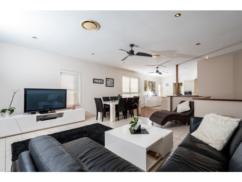 1/49 Palm Avenue, Surfers Paradise QLD 4217