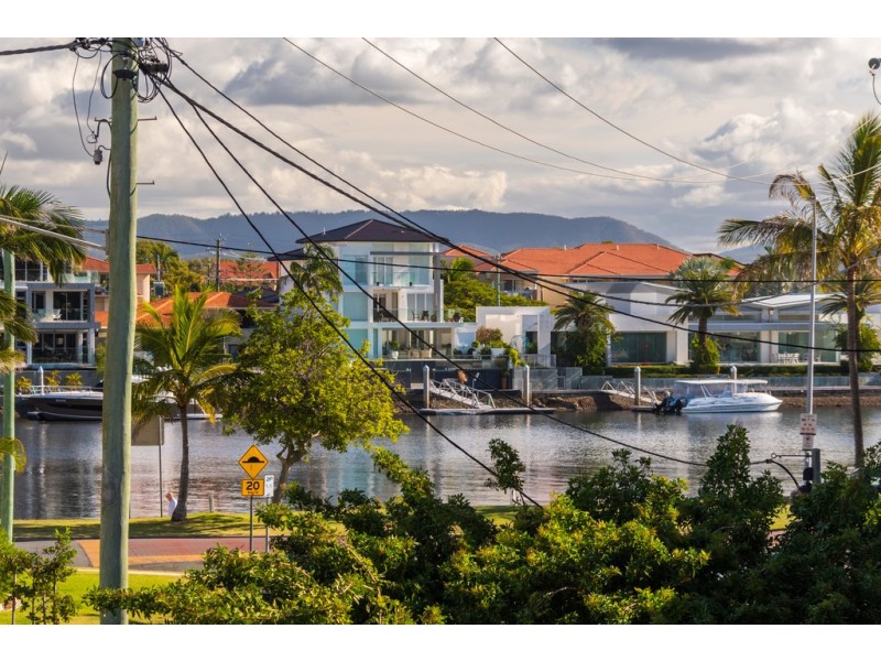1/49 Palm Avenue, Surfers Paradise QLD 4217