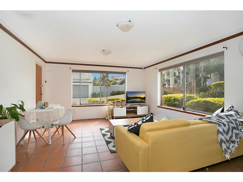 1/196 Hedges Avenue, Mermaid Beach QLD 4218