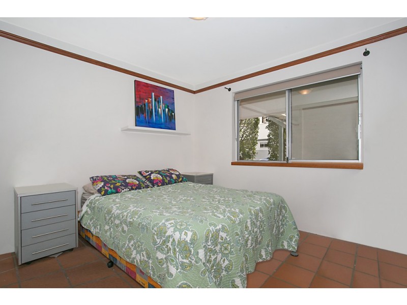 1/196 Hedges Avenue, Mermaid Beach QLD 4218