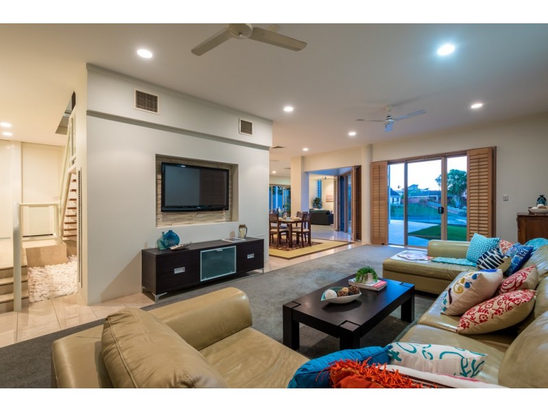 39 Blair Athol Crescent, Sorrento QLD 4217