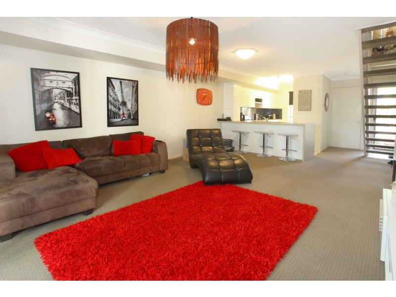37/215 Cottesloe Dv “Sailfish Cove”, Mermaid Waters QLD 4218
