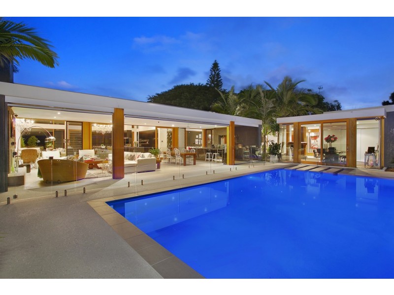 33 Vespa Crescent, Surfers Paradise QLD 4217