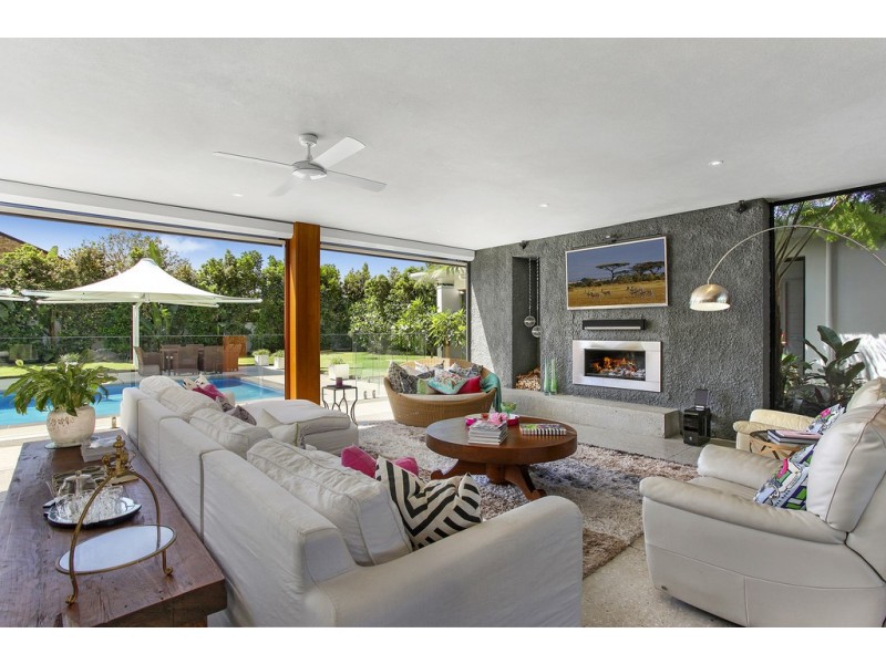 33 Vespa Crescent, Surfers Paradise QLD 4217