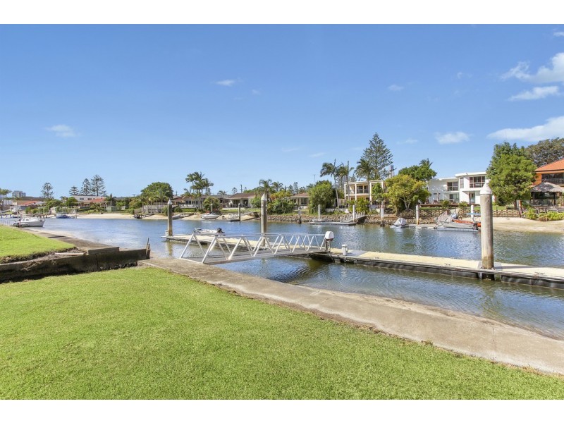 33 Vespa Crescent, Surfers Paradise QLD 4217