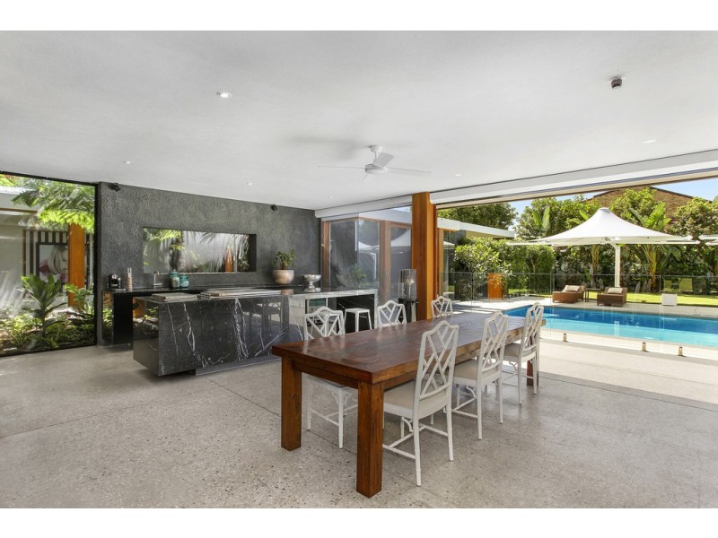 33 Vespa Crescent, Surfers Paradise QLD 4217