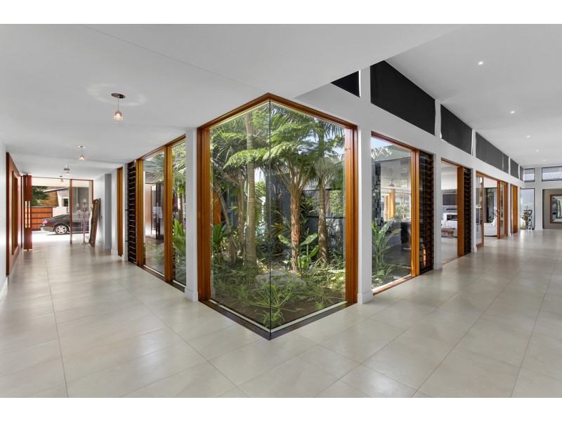 33 Vespa Crescent, Surfers Paradise QLD 4217