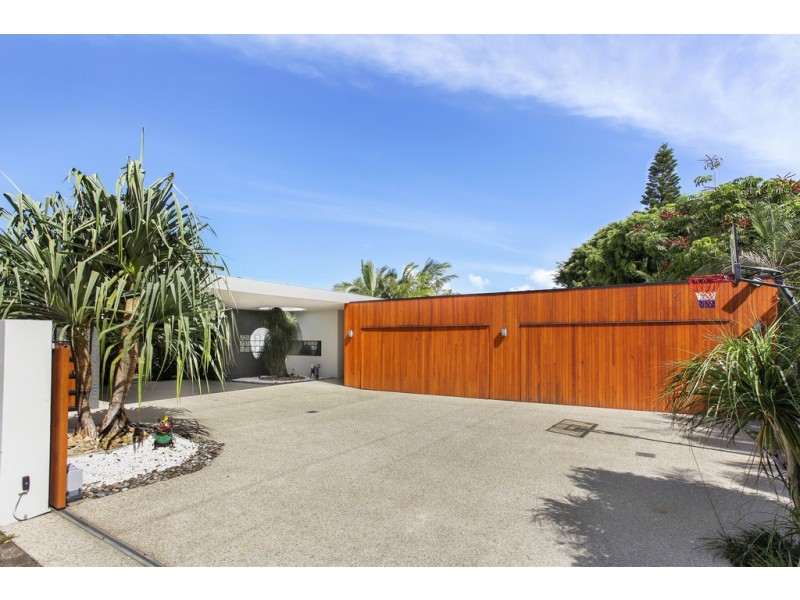 33 Vespa Crescent, Surfers Paradise QLD 4217