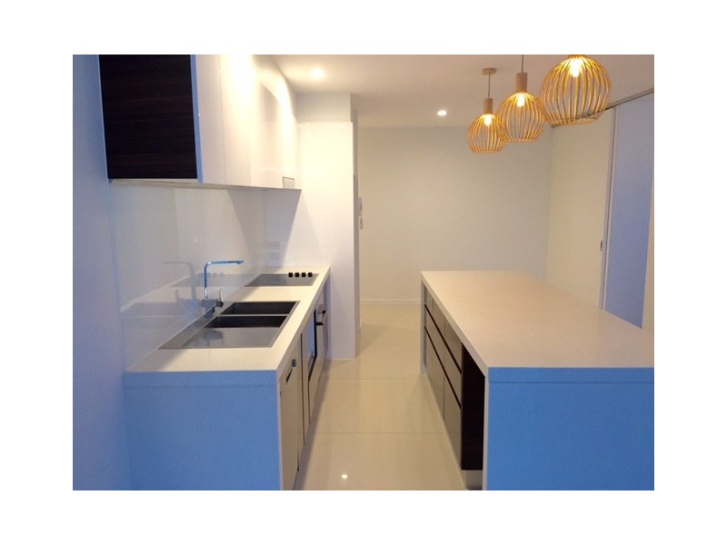 205/46-48 Peerless Ave, Mermaid Beach QLD 4218