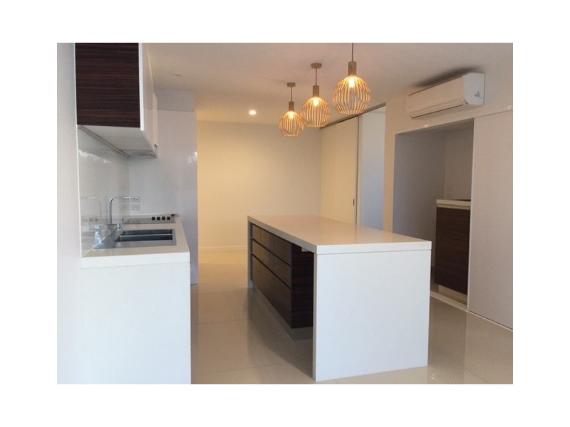 205/46-48 Peerless Ave, Mermaid Beach QLD 4218