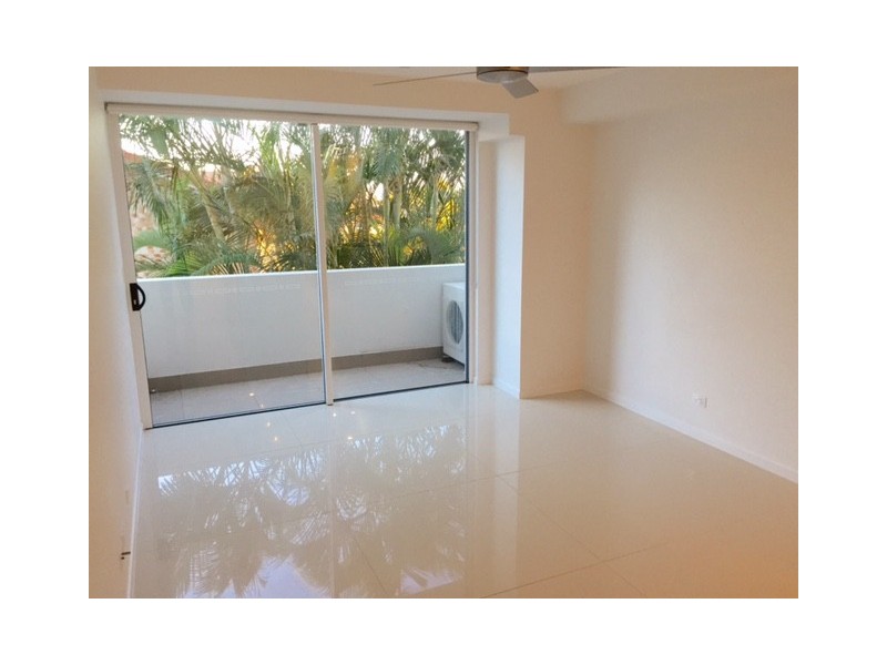 205/46-48 Peerless Ave, Mermaid Beach QLD 4218