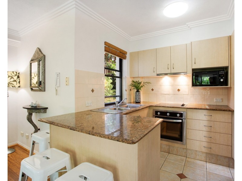 2/22 First Avenue ‘Toucan Beach’, Broadbeach QLD 4218