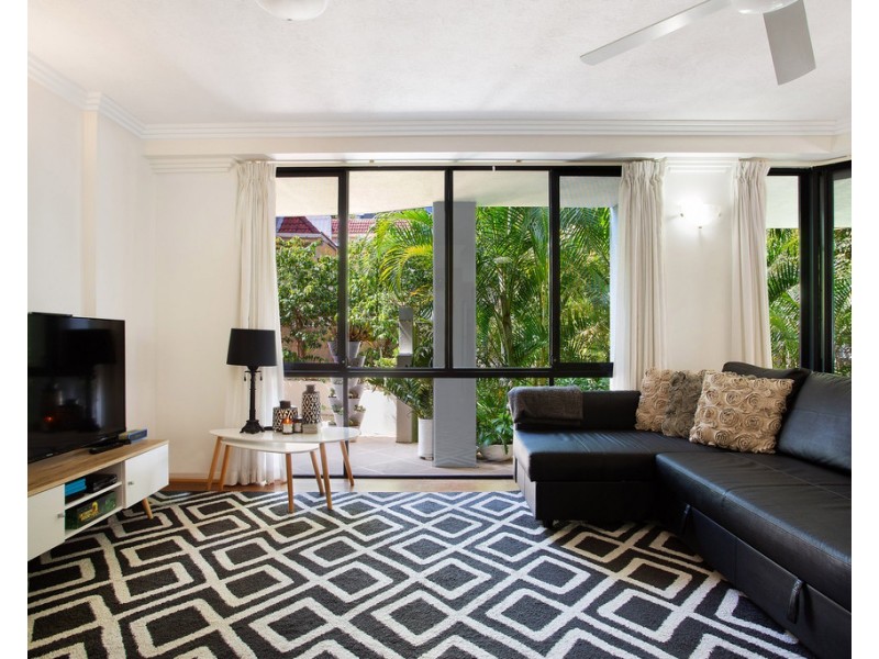 2/22 First Avenue ‘Toucan Beach’, Broadbeach QLD 4218
