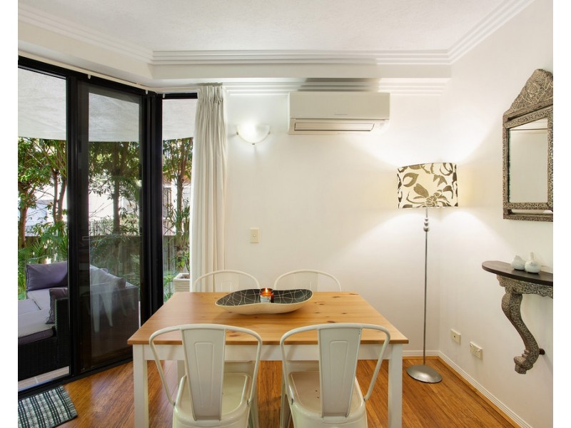 2/22 First Avenue ‘Toucan Beach’, Broadbeach QLD 4218