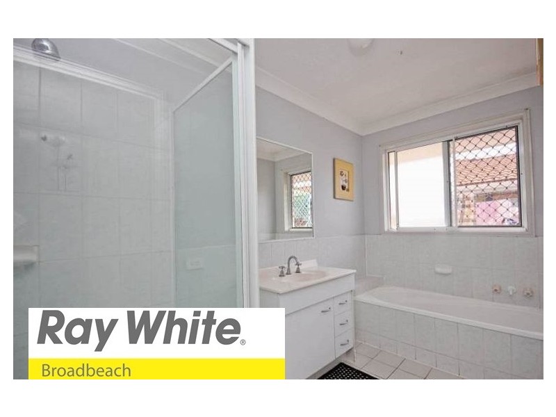 1/13 Coventry Court, Labrador QLD 4215